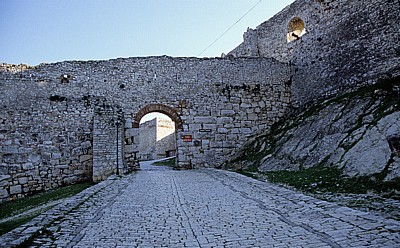 Burg (Kalaja): Haupttor - Berat