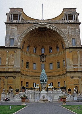 Vatikanische Museen: Belvedere-Palast mit Cortile della Pigna - Vatikan