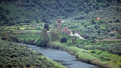 Blick vom Castello Malaspina (Serravalle): San Pietro Extramuros - Bosa