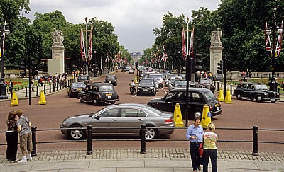 Blick vom Victoria Memorial: The Mall - London