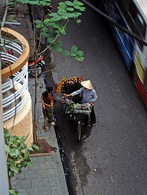 Altstadt: Blumenverkäuferin - Hanoi