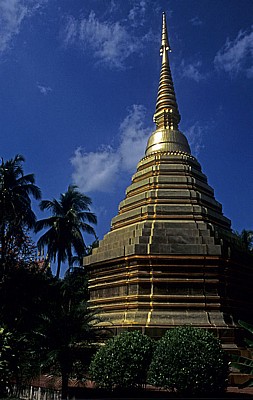Wat Phra Kaeo: Chedi - Chiang Rai