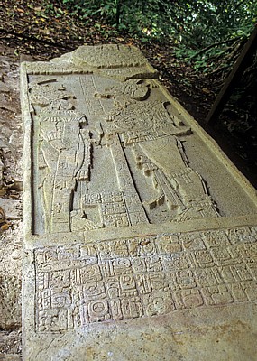 Estela 11 (Stele 11) - Yaxchilán