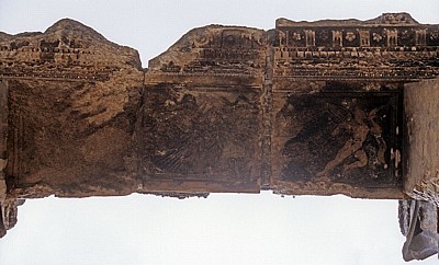 Tempel des Bacchus: Türsturz des Hauptportals - Baalbek