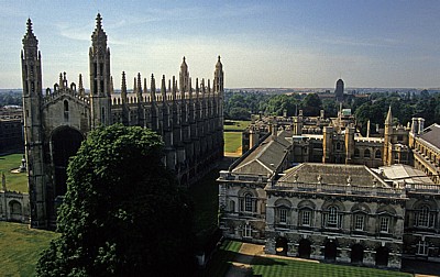 King's Chapel (links) und King's College  - Cambridge