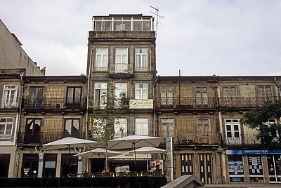 Praça Guilherme Gomes Fernandes: Pensão duas Nações - Porto