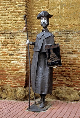 Jakobsweg (Camino Francés): Pilgerstatue vor der Iglesia de la Trinidad - Sahagún