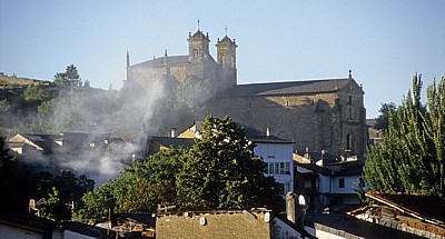 Jakobsweg (Camino Francés): Rauch vor der Iglesia de San Francisco - Villafranca del Bierzo