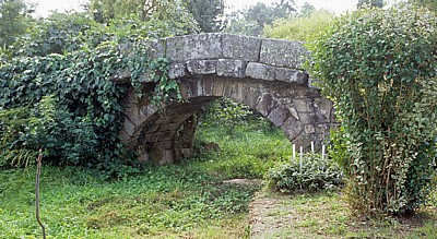 Jakobsweg (Camino a Fisterra): Puente romano (Römische Brücke) - Aguapesada