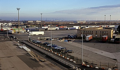 Fähre Dünkirchen - Dover: Blick von der Fähre auf den Terminal Roulier du Port Ouest - Dünkirchen