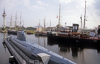 Deutsches Schiffahrtsmuseum: Museumsschiffe im Alten Hafen (u. a. U-Boot Wilhelm Bauer und Seefalke) - Bremerhaven