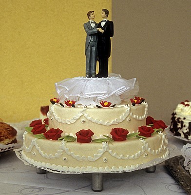 Hochzeitstorte mit Tortenfigurenpaar (Männer) - München