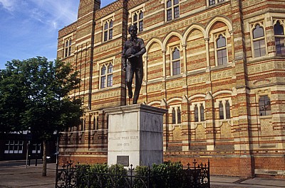 William Webb Ellis Statue - Rugby
