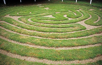 Wing's turf maze (Rasenlabyrinth) - Wing