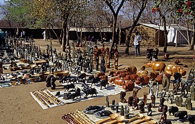 Handwerkermarkt: Shona-Skulpturen und Holzschnitzereien - Victoria Falls