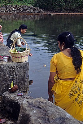 Ganga Talao: Darbringung von Opfern - Grand Bassin