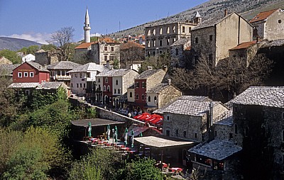 Stari Grad (Altstadt): Blick von der Stari most (Alte Brücke) - Kujundziluk (Alter Basar) - Mostar