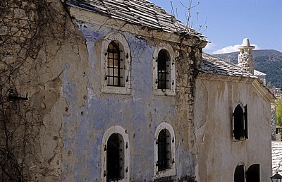 Stari Grad (Altstadt): Marsala Tita - Kriegsbeschädigtes Haus - Mostar