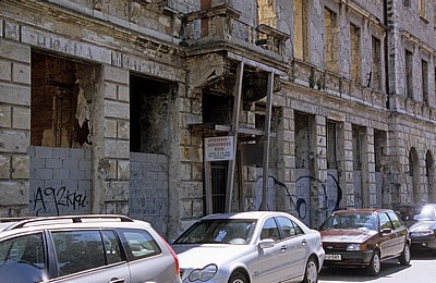 Stari Grad (Altstadt): Marsala Tita - Kriegsbeschädigtes Haus - Mostar