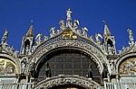 Basilica San Marco: Mittelbogen mit dem Hl. Markus und Engeln - Venedig