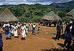 Moçambikanische Familie auf ihrem Anwesen - Provinz Manica