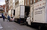 China Town (Gerrard Street): Morgens werden die Geschäfte beliefert - London