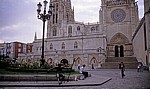 Bronzene Pilgerstatue vor der Catedral de Burgos (Kathedrale) - Burgos