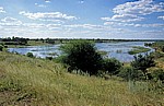 Okavango als Grenzfluß zwischen Nambia und Angola - Rundu