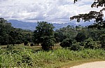 Blick auf die Uluguru Mountains (Gebirgskette). - Selous Kisaki Road