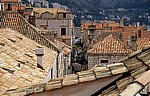 Stari Grad (Altstadt): Blick von der Stadtmauer - Gasse - Dubrovnik