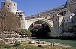 Stari Grad (Altstadt): Stari most (Alte Brücke) über den Fluß Neretva - Mostar
