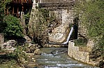 Stari Grad (Altstadt): Zufluß zur Neretva - Mostar