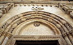 Stari Grad (Altstadt): Katedrala svetog Jakova (Kathedrale des Heiligen Jakob) - Löwenportal: Inschrift - Sibenik
